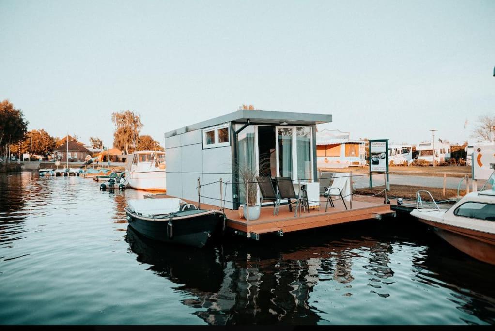 Hotel na wodzie Hausboot Urlaub In Ostfriesland Auf Der Waterhome 1